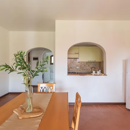 Charming Small Bella Sleeps 4 *