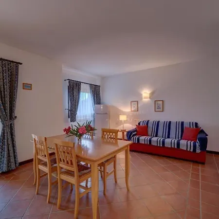 Apartment Charming Small Bella Sleeps 4 Punta de su Torrione