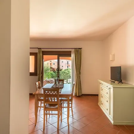 Charming Small Bella Sleeps 4 Apartment Punta de su Torrione