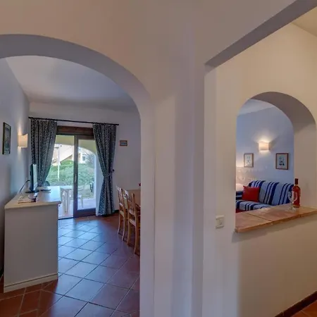 Apartment Charming Small Bella Sleeps 4 *