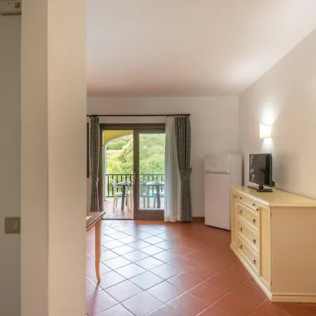 Charming Small Bella Sleeps 4 Apartment