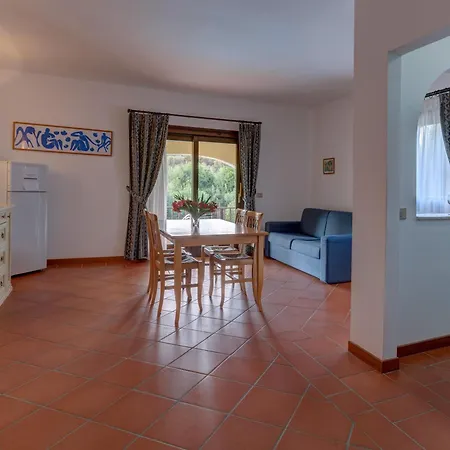 Charming Small Bella Sleeps 4 Punta de su Torrione
