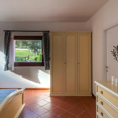 Charming Small Bella Sleeps 4 Apartment